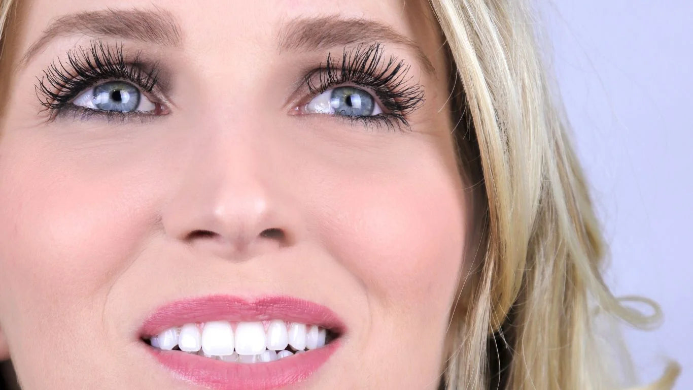 Comment bien appliquer son mascara ? Adezzo Beauty vous donne quelques conseils pour mieux utiliser votre mascara. 